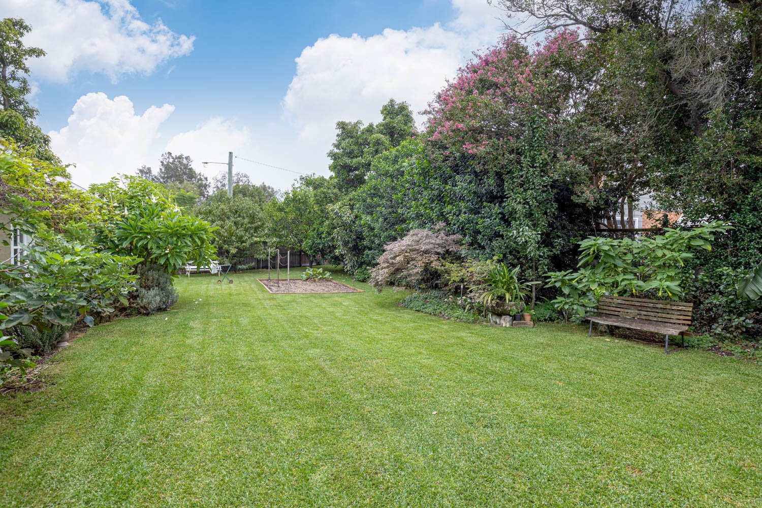 23 The Avenue LORN 28