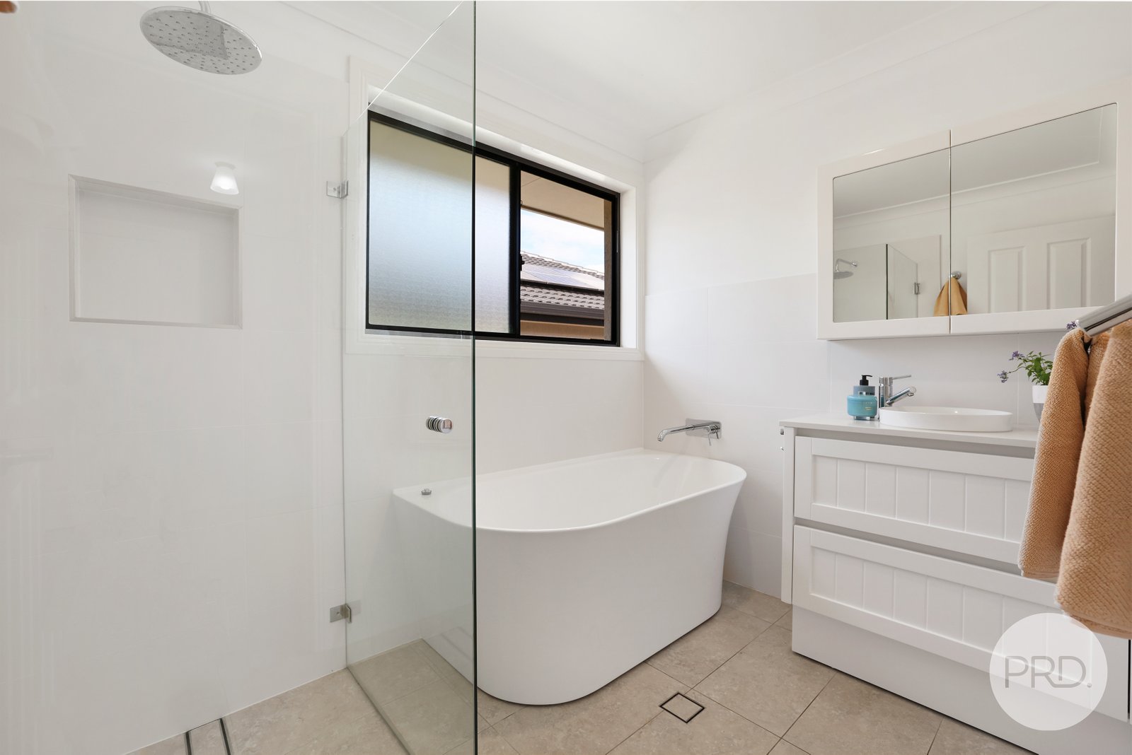 23 The Grange TAMWORTH 17