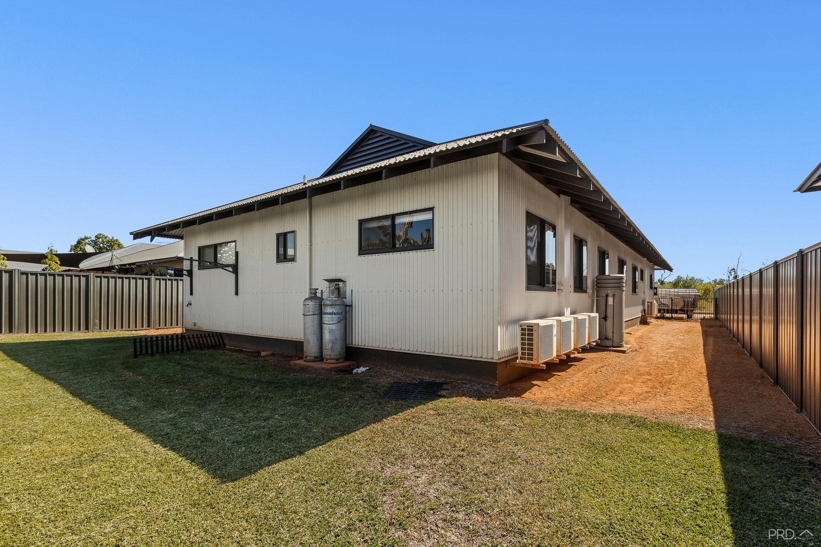 23 Tomarito Crescent BILINGURR 28