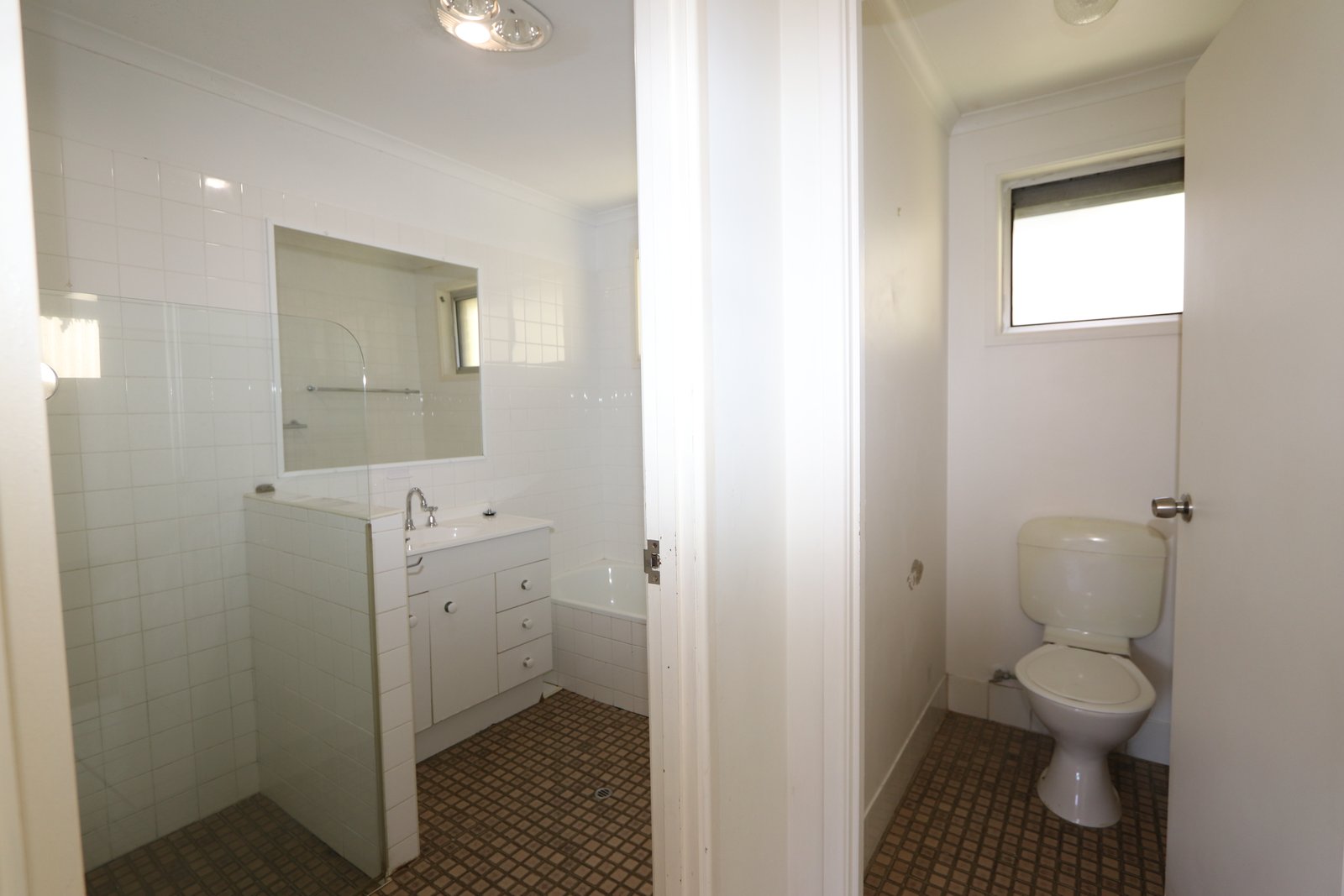 2/3 Tomkins Place SOUTHPORT 13