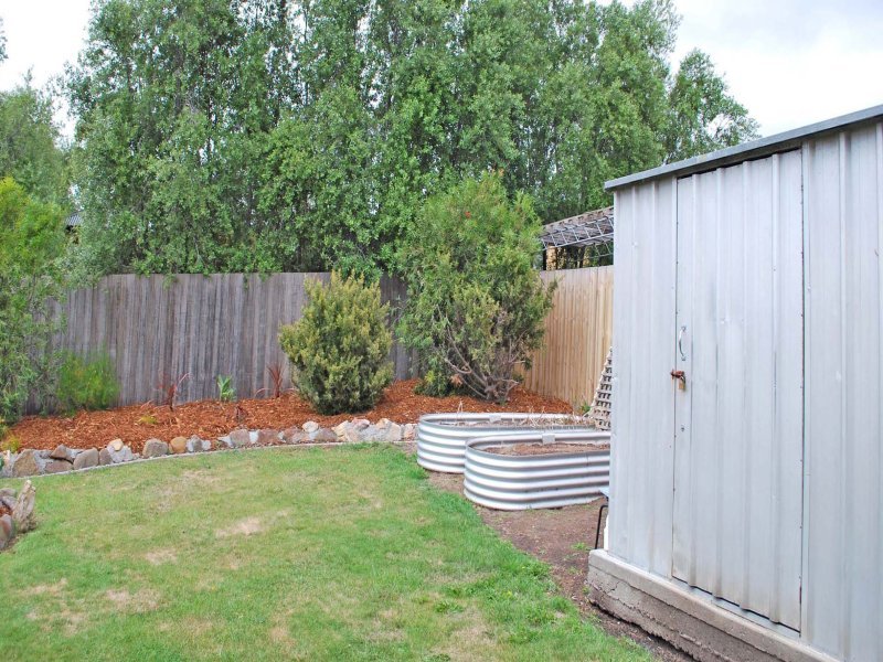 23 Tracey Road AUSTINS FERRY 9