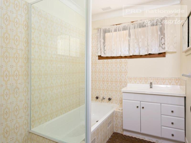 23 Undurra Drive GLENFIELD PARK 6