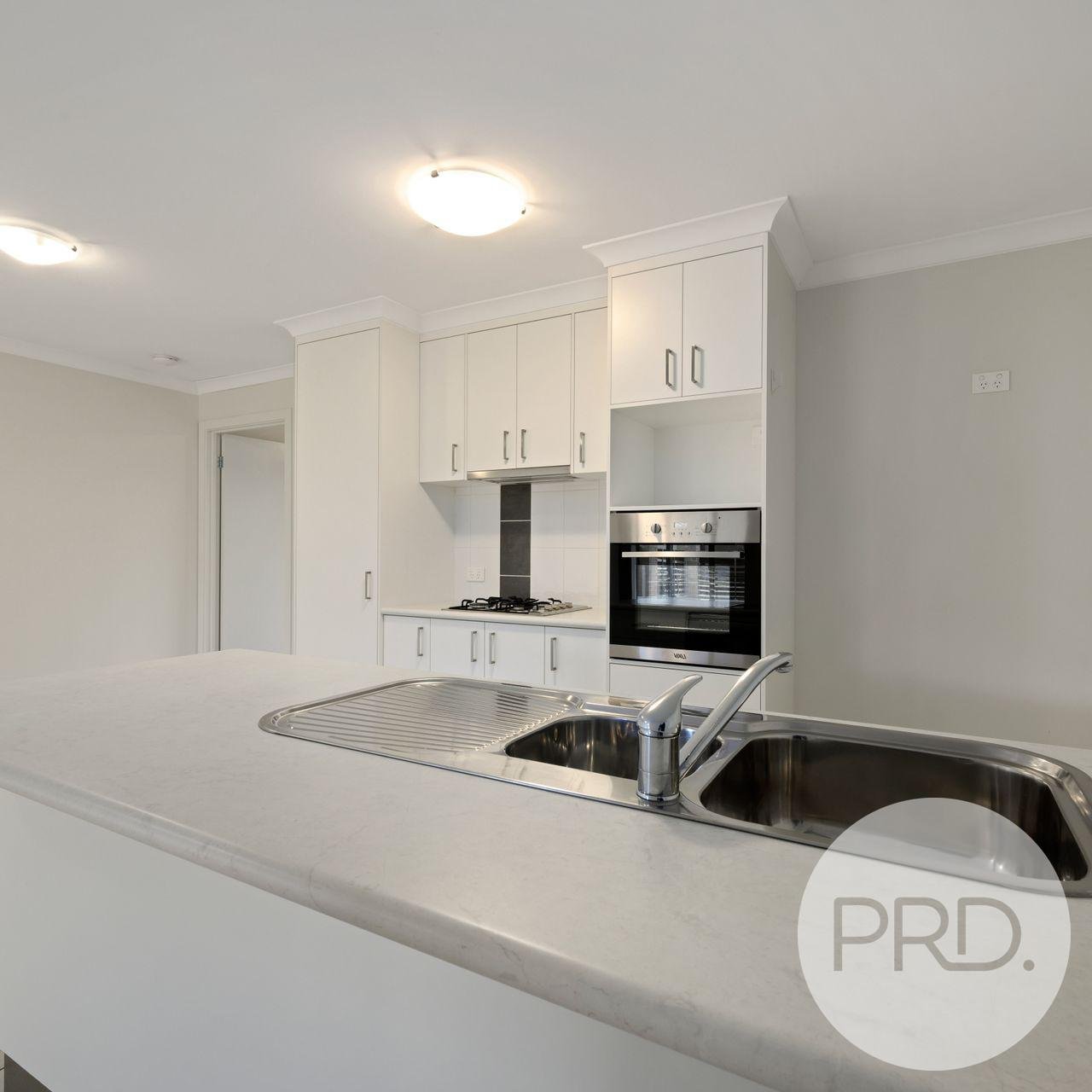 2/3 Victor Place LAVINGTON 3