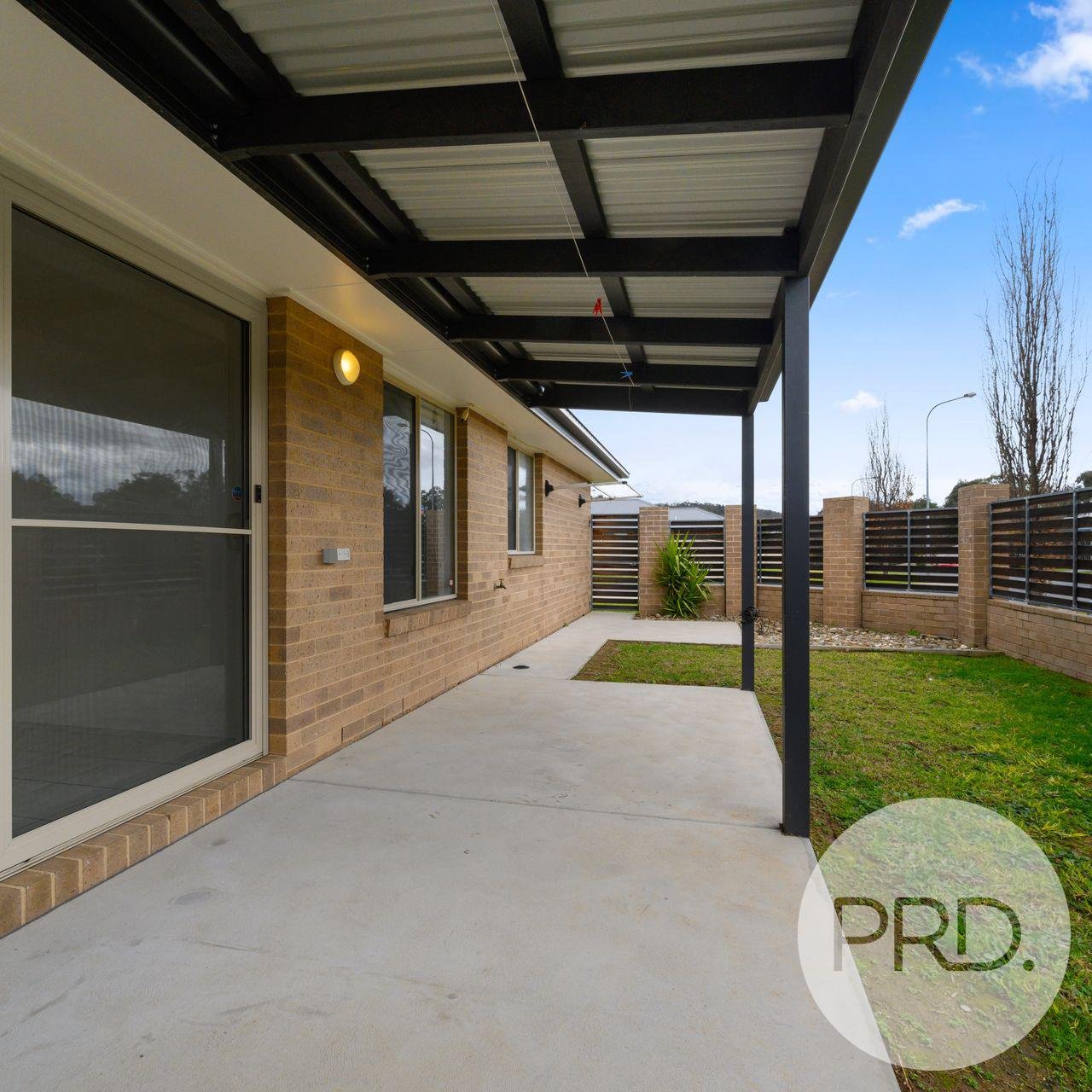 2/3 Victor Place LAVINGTON 7