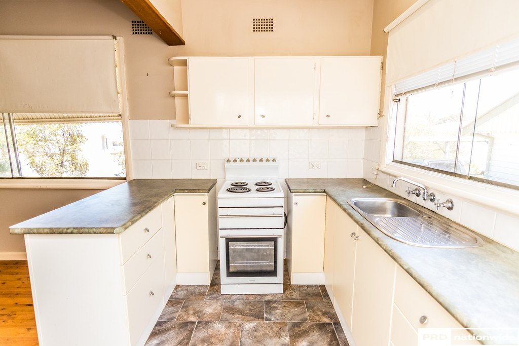23 Victoria Street TAMWORTH 5