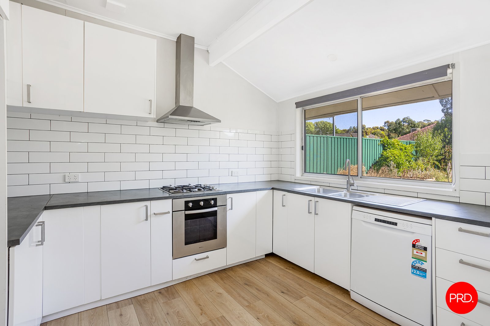 23 Waratah St  WHITE HILLS 3