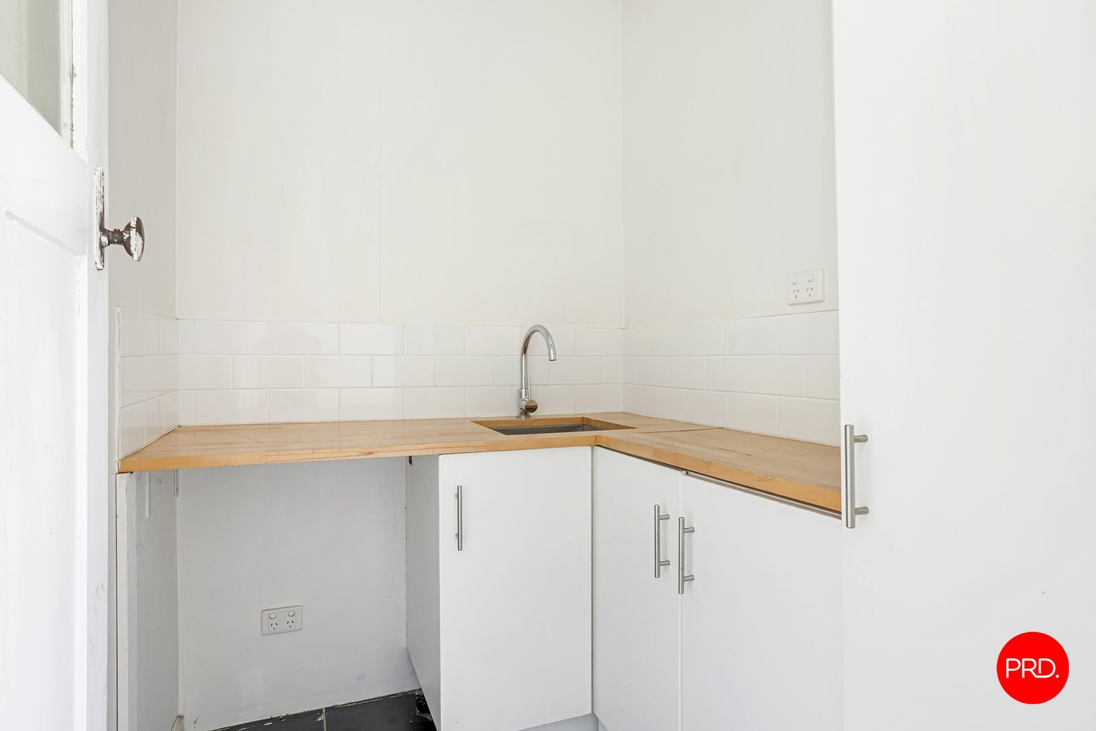 23 Waratah St  WHITE HILLS 9