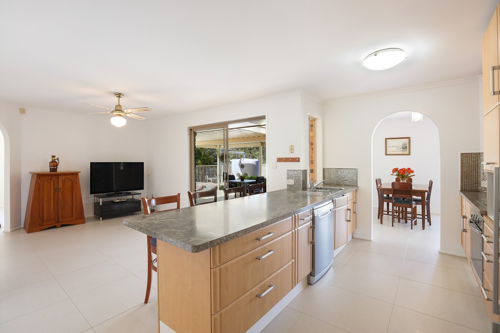 23 Watford Crescent MOLENDINAR 6