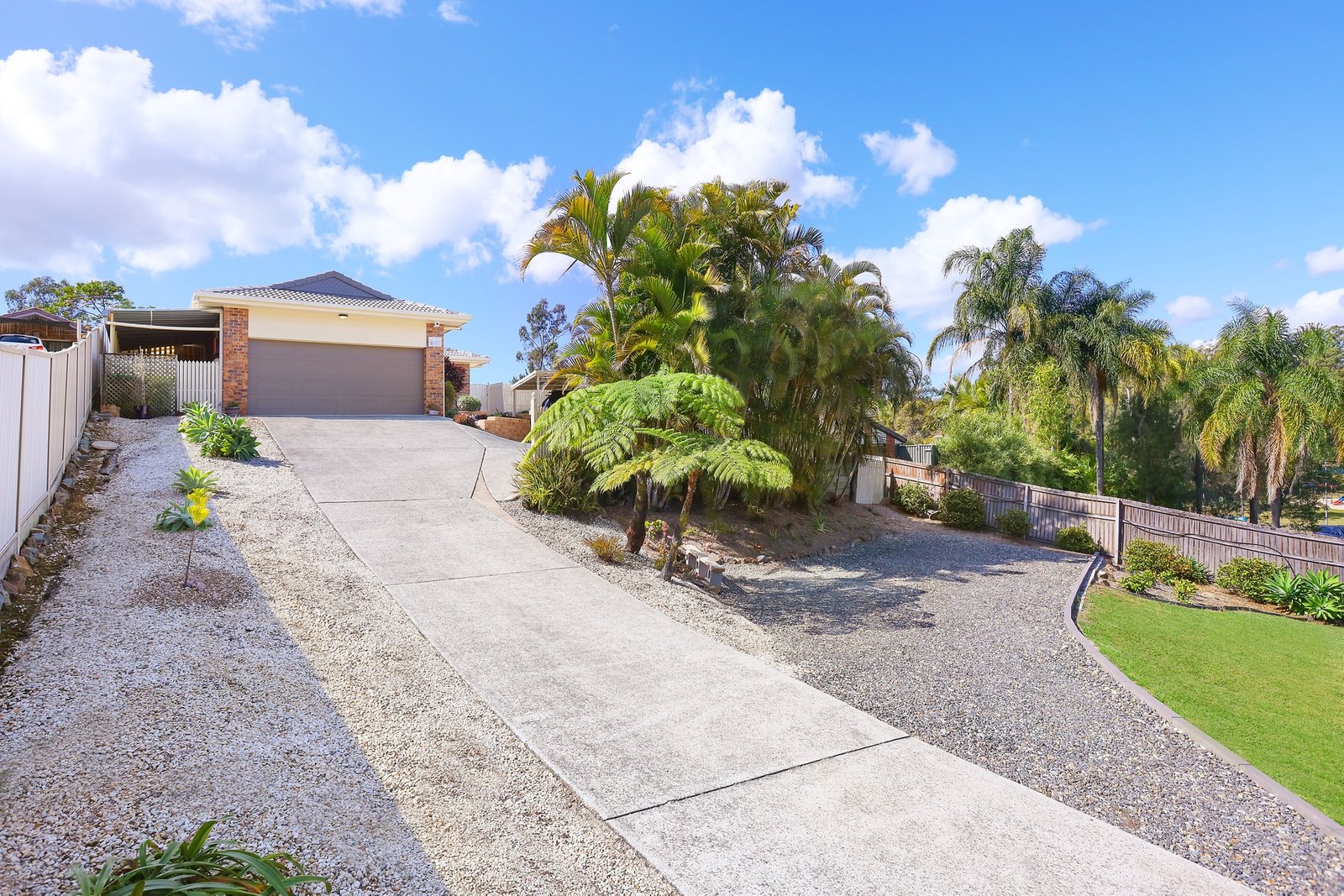 23 Watford Crescent MOLENDINAR 17