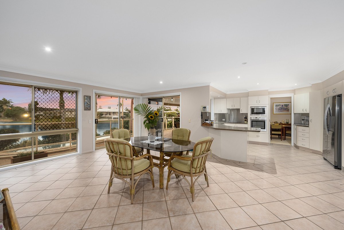 23 Wedgebill Parade Burleigh Waters 12