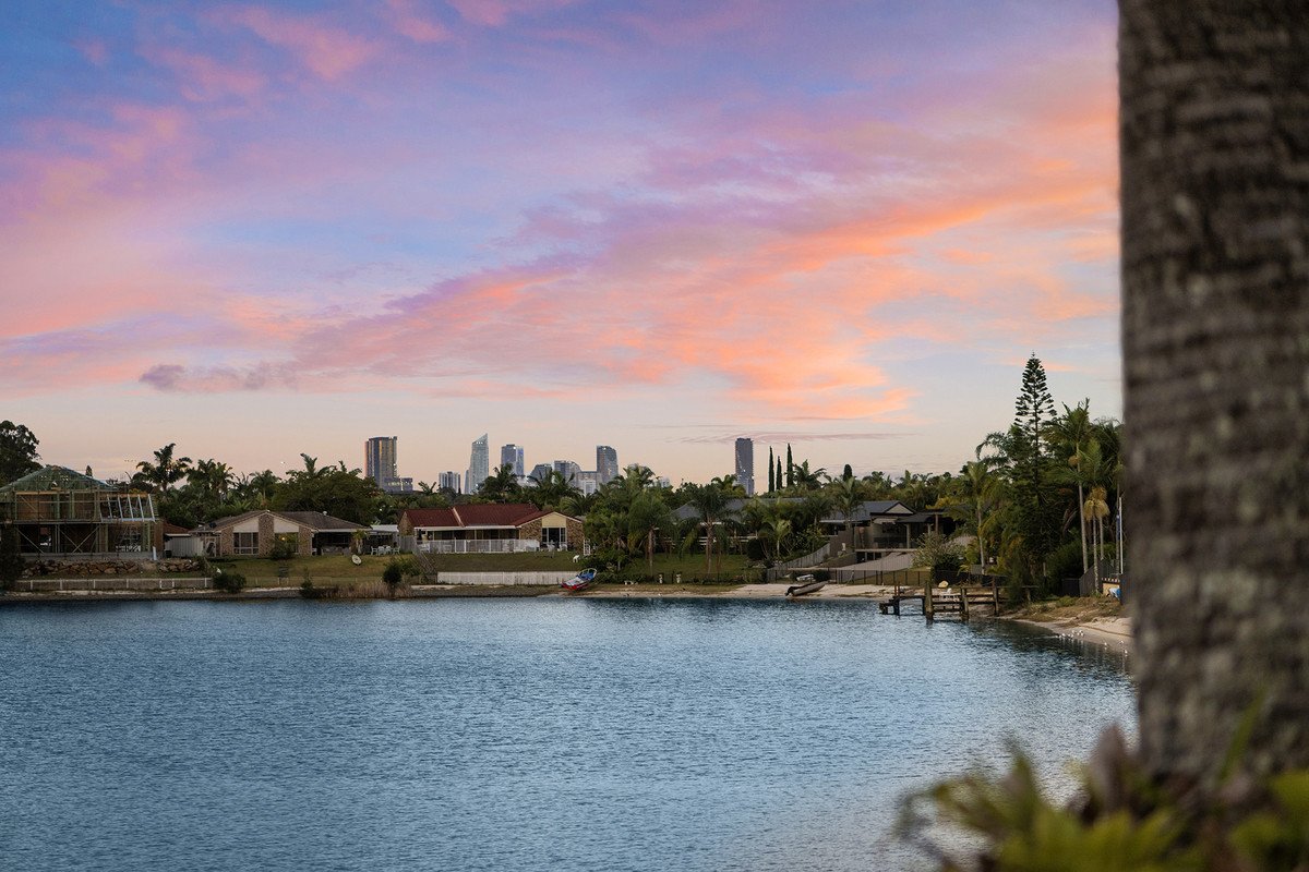 23 Wedgebill Parade Burleigh Waters 17