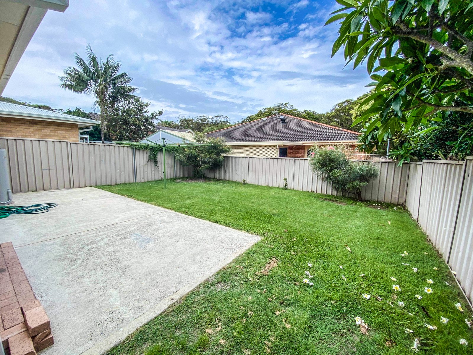 2/3 Whitesands Road FINGAL BAY 20
