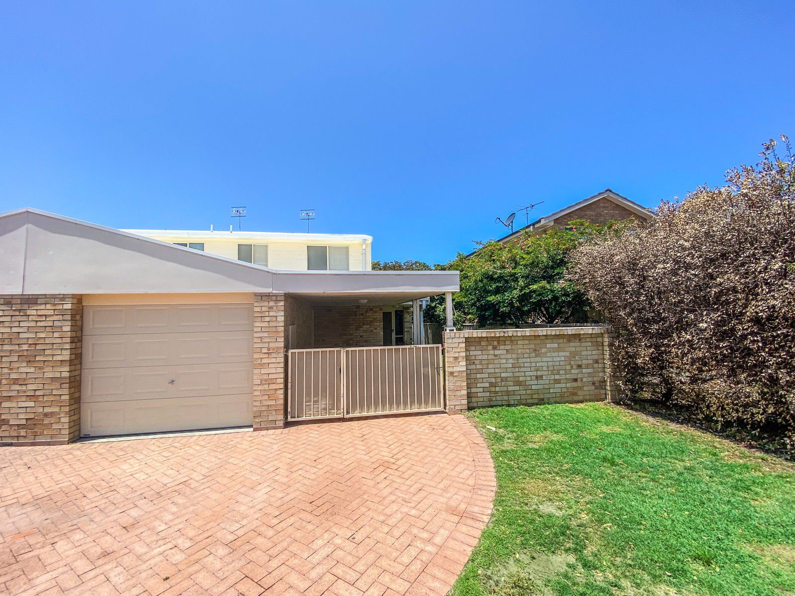2/3 Whitesands Road FINGAL BAY 22