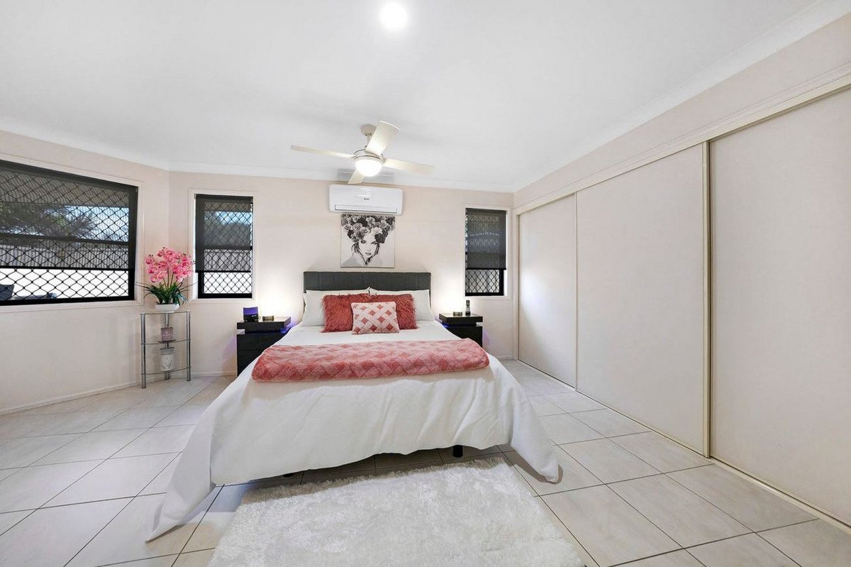 23 Wonga Street Burleigh Heads 11