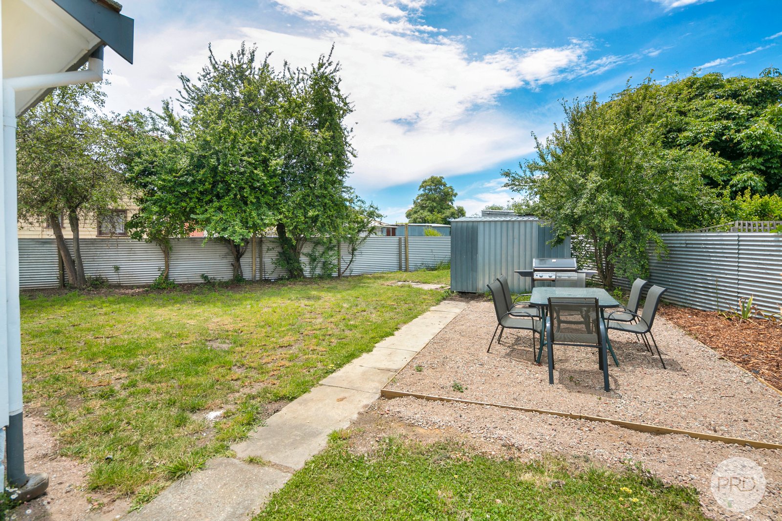 23 Yarrowee Street SEBASTOPOL 9