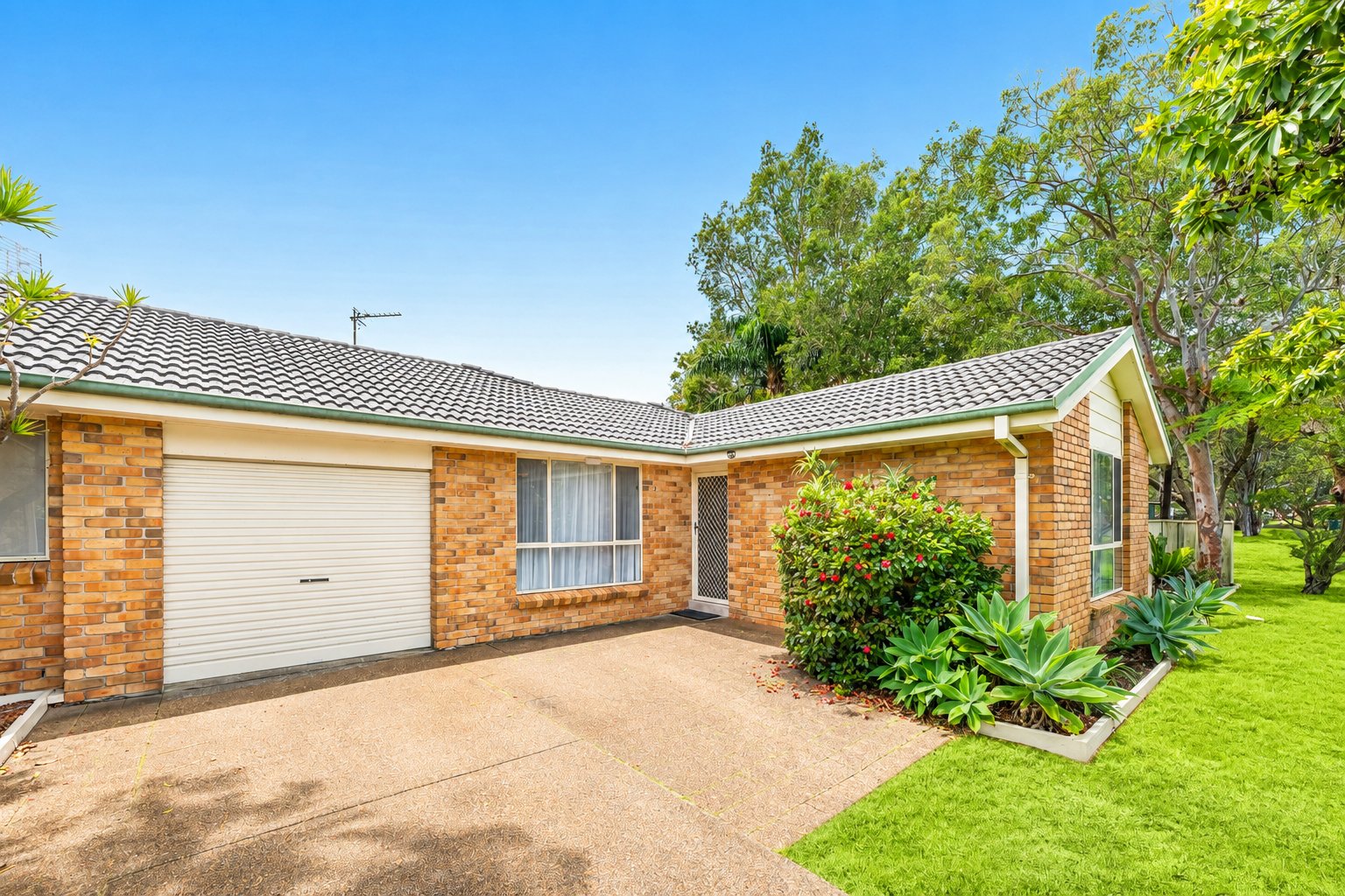 2/30 Anglers Drive ANNA BAY 2