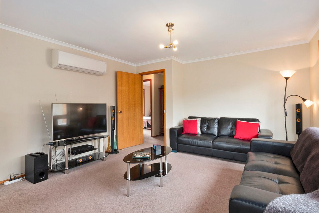 2/30 Barrett Street GLENORCHY 2