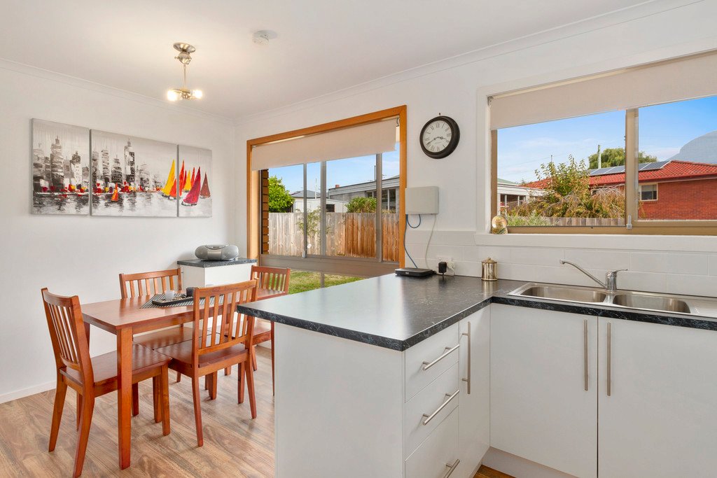 2/30 Barrett Street GLENORCHY 7