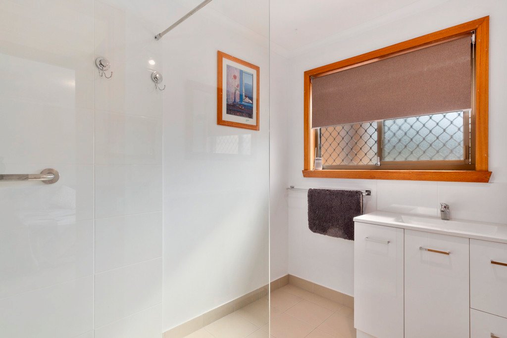 2/30 Barrett Street GLENORCHY 11