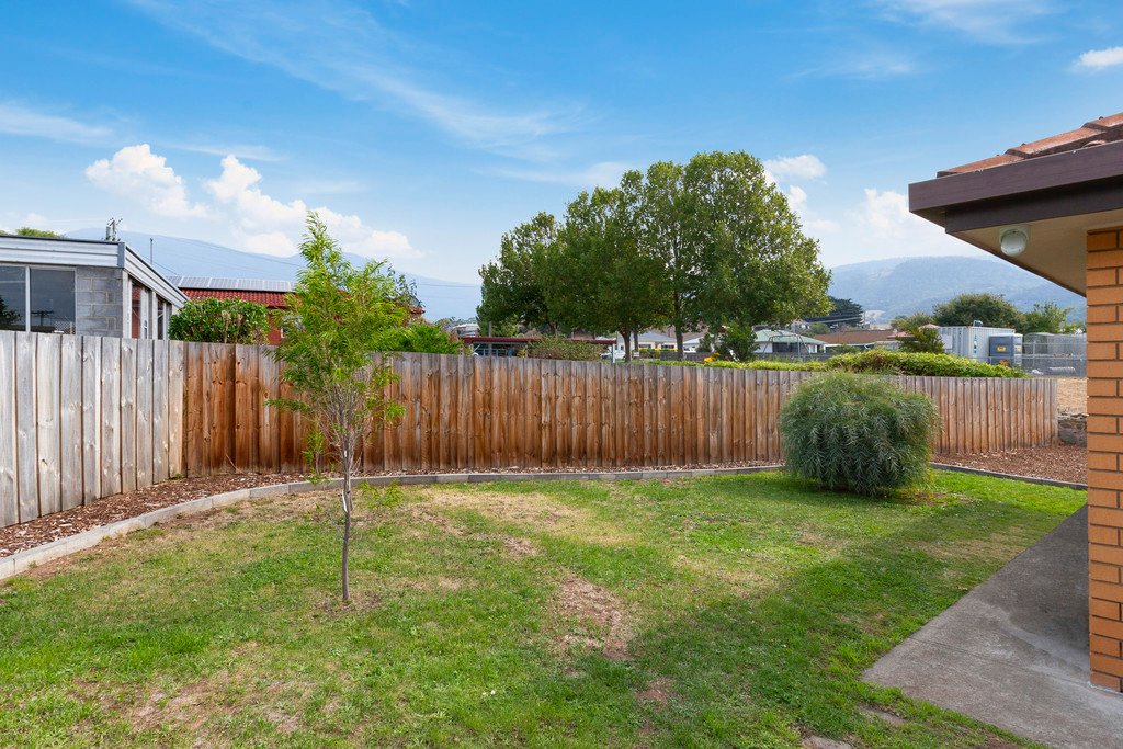 2/30 Barrett Street GLENORCHY 12