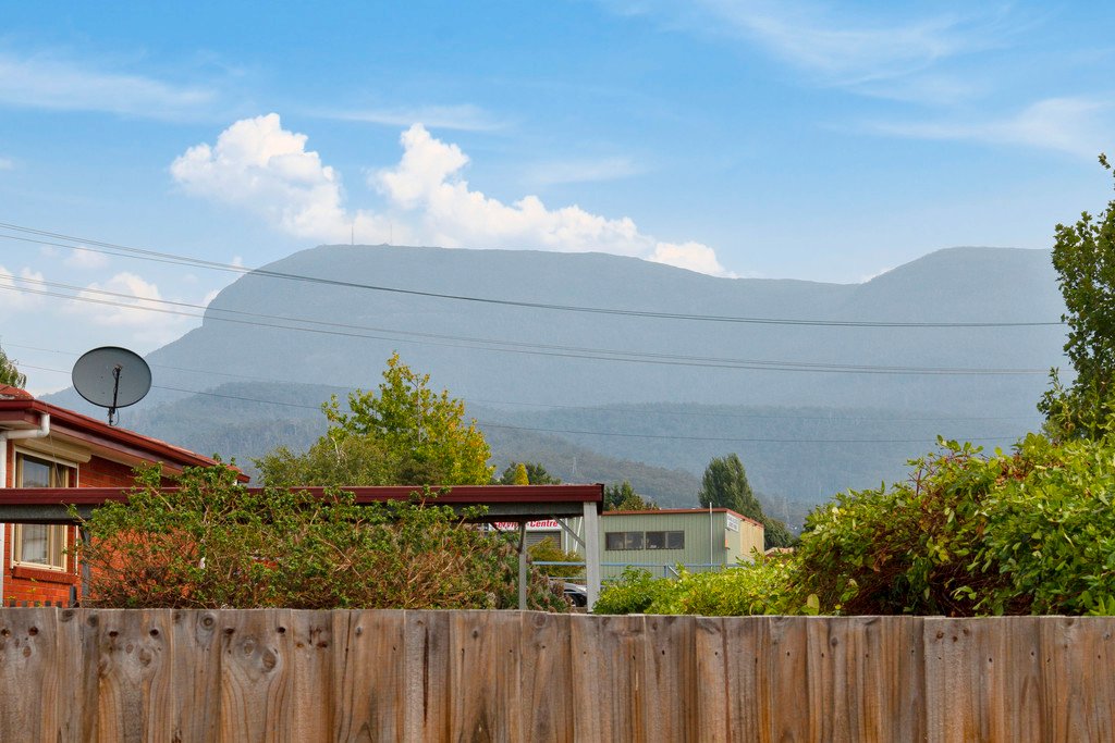 2/30 Barrett Street GLENORCHY 13
