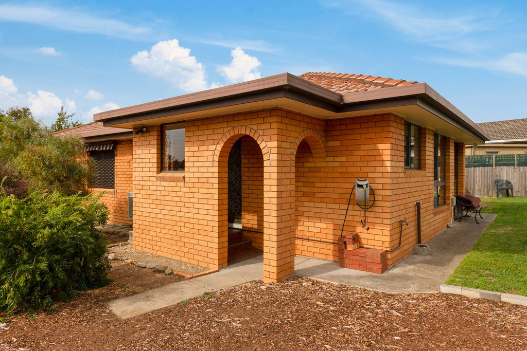 2/30 Barrett Street GLENORCHY 15
