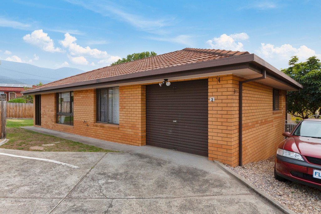 2/30 Barrett Street GLENORCHY 16