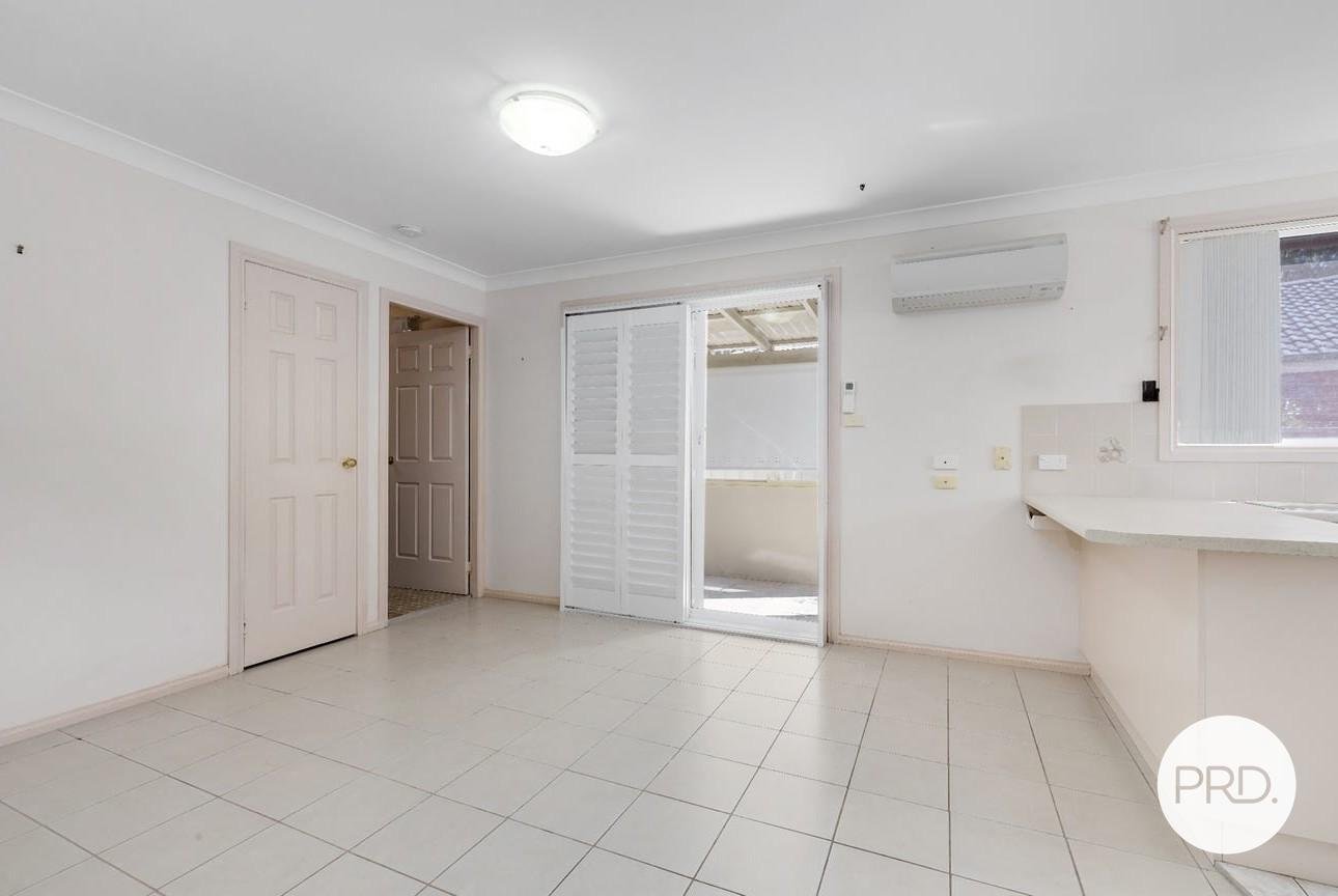 2/30 Blackbutt Crescent LAURIETON 4