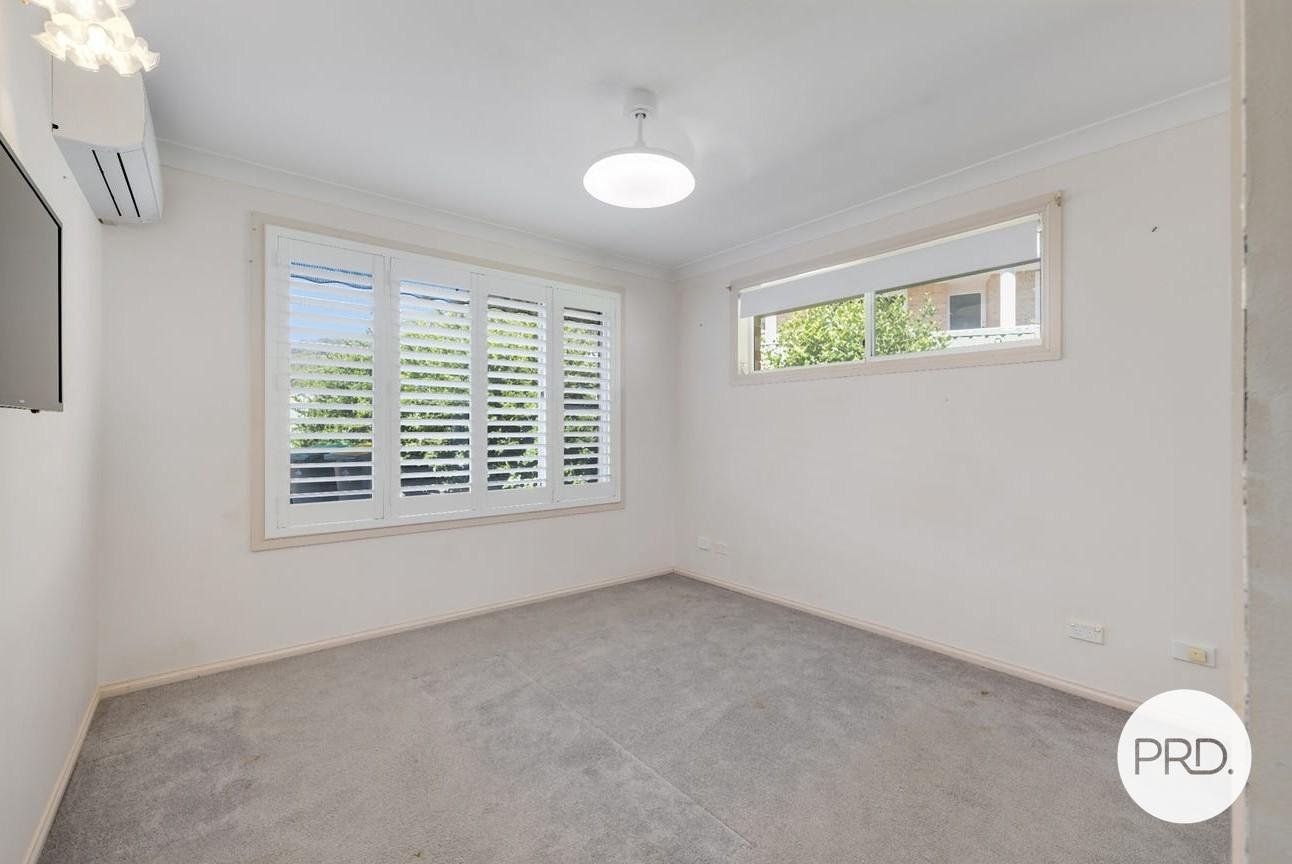 2/30 Blackbutt Crescent LAURIETON 5
