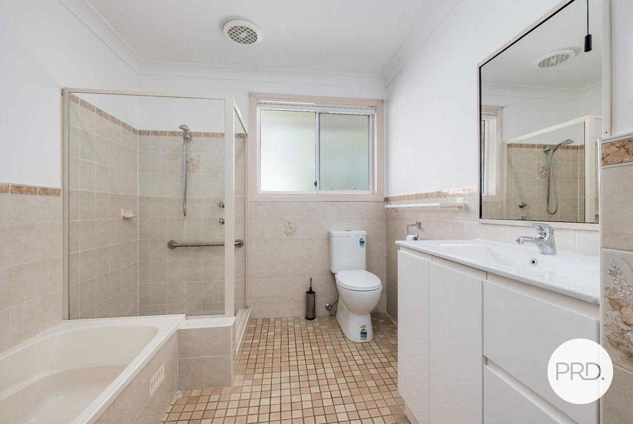 2/30 Blackbutt Crescent LAURIETON 7