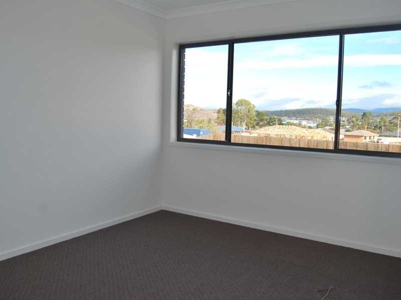 2/30 Cavenor Drive OAKDOWNS 5