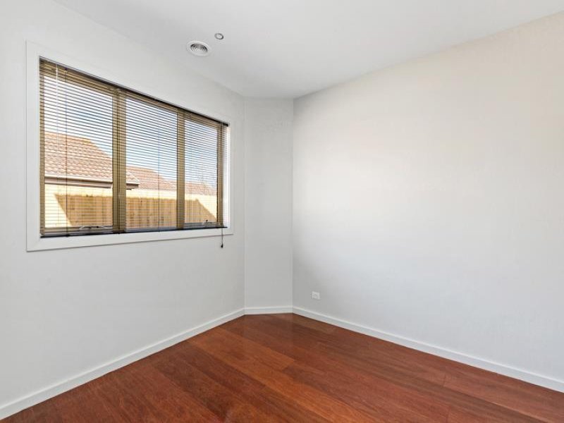 Gallery: 2/30 Conifer Avenue