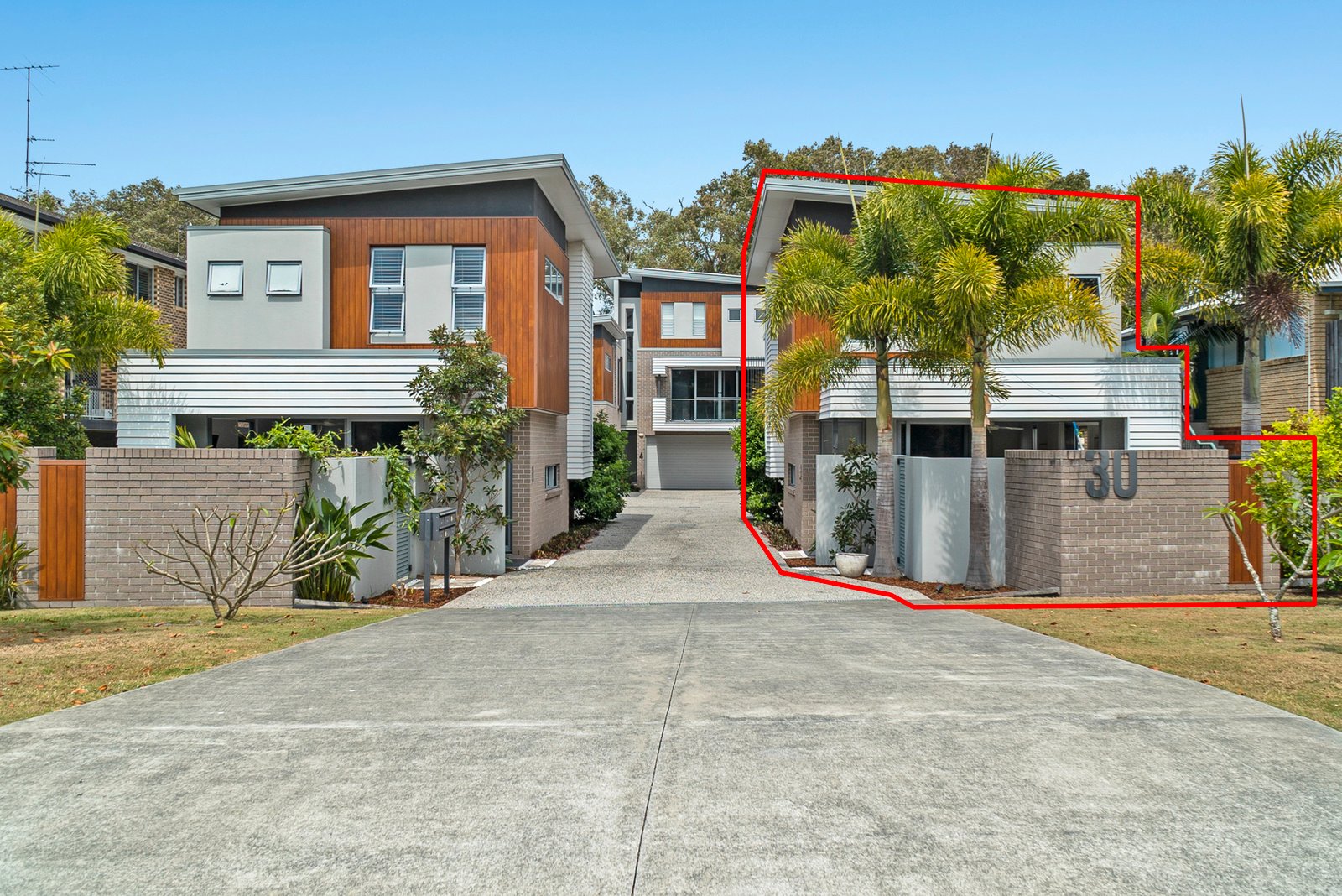 2/30 Coolangatta Road COOLANGATTA 2