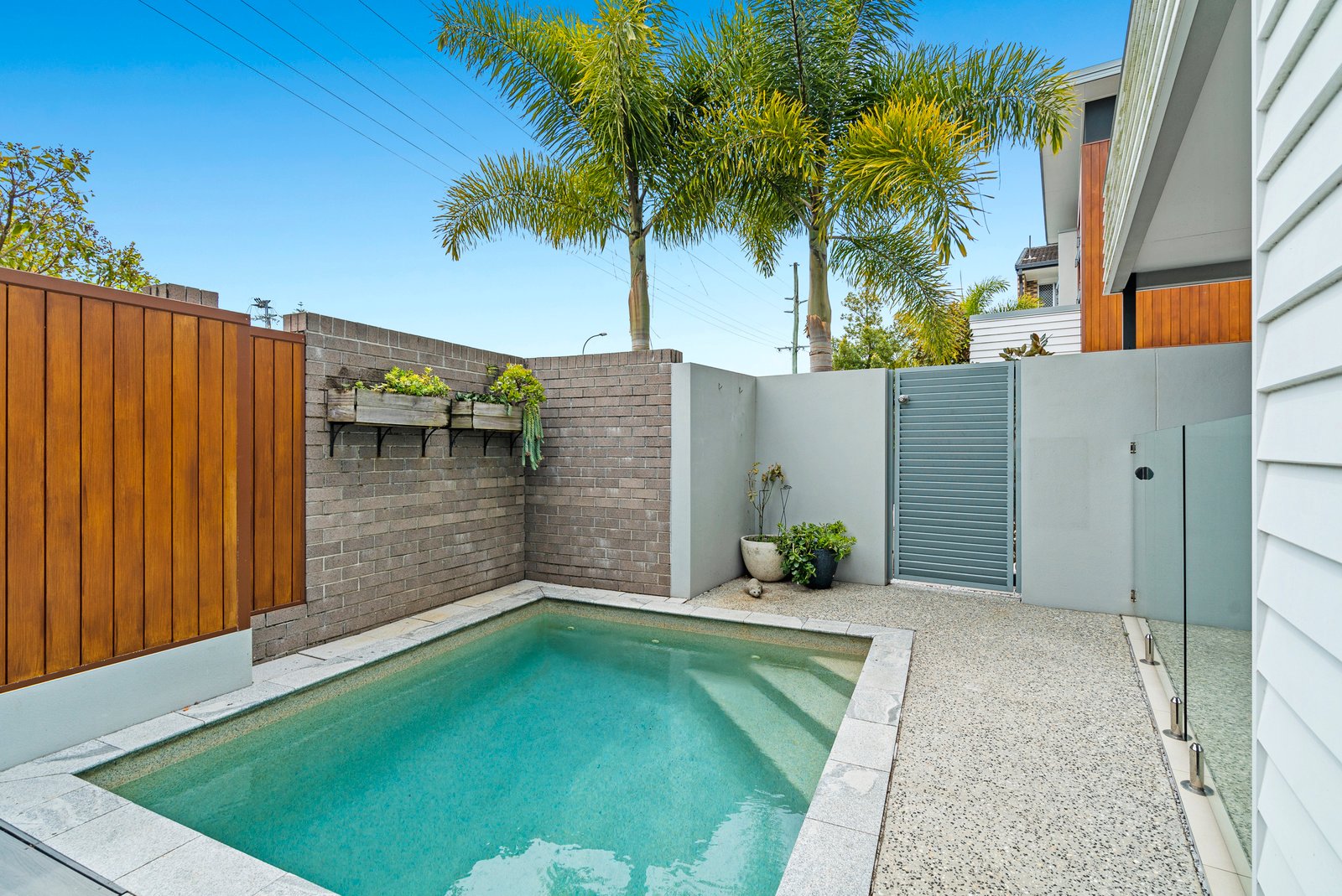 2/30 Coolangatta Road COOLANGATTA 6