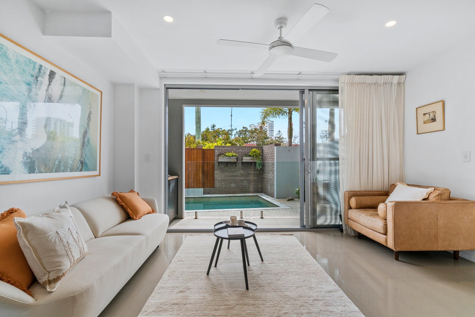 2/30 Coolangatta Road COOLANGATTA 8