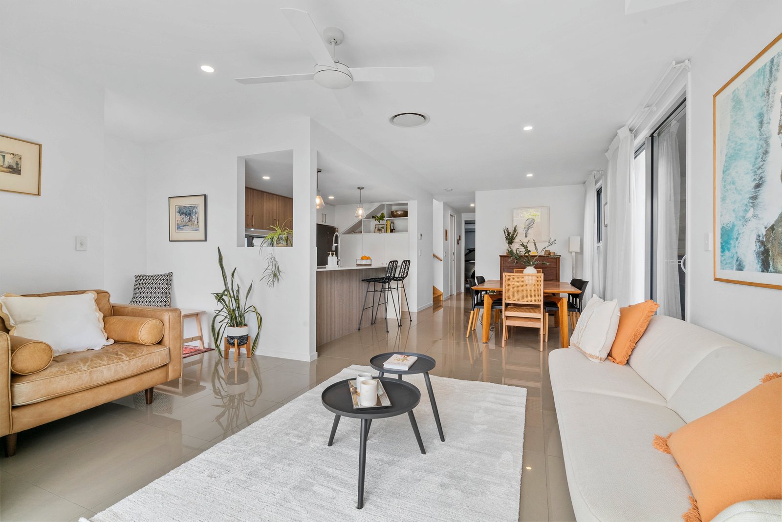 2/30 Coolangatta Road COOLANGATTA 9