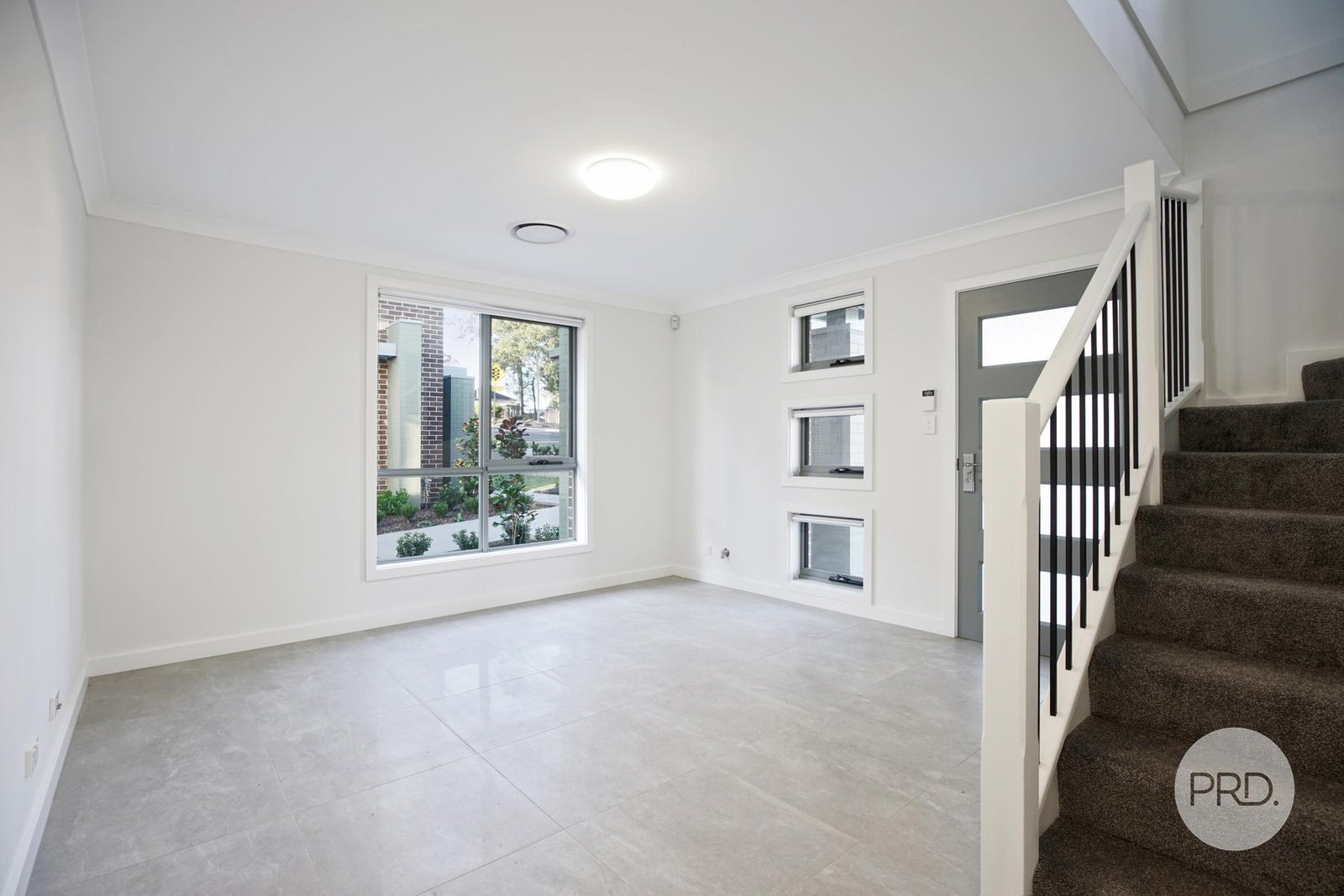 2/30 King Street ST MARYS 5