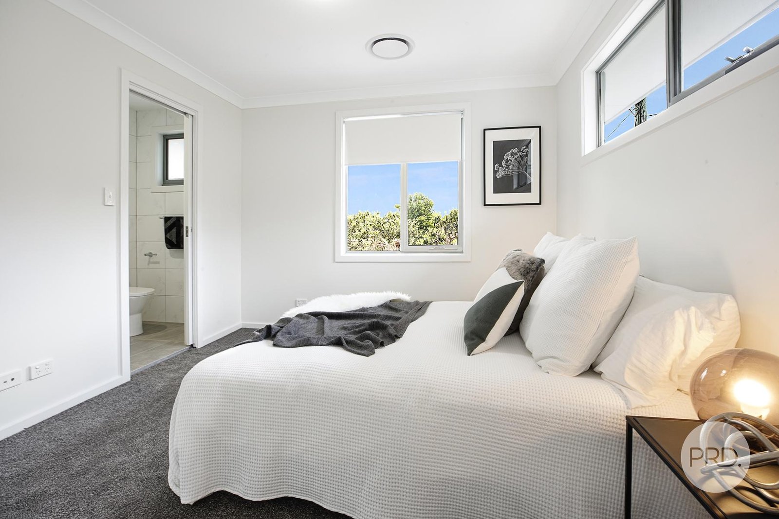 2/30 King Street ST MARYS 8