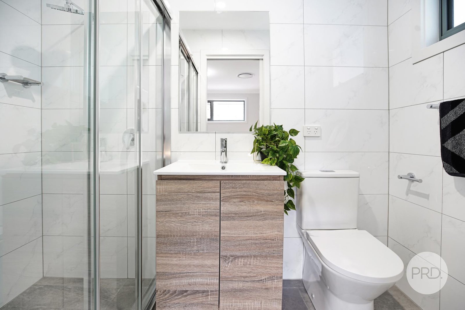 2/30 King Street ST MARYS 9