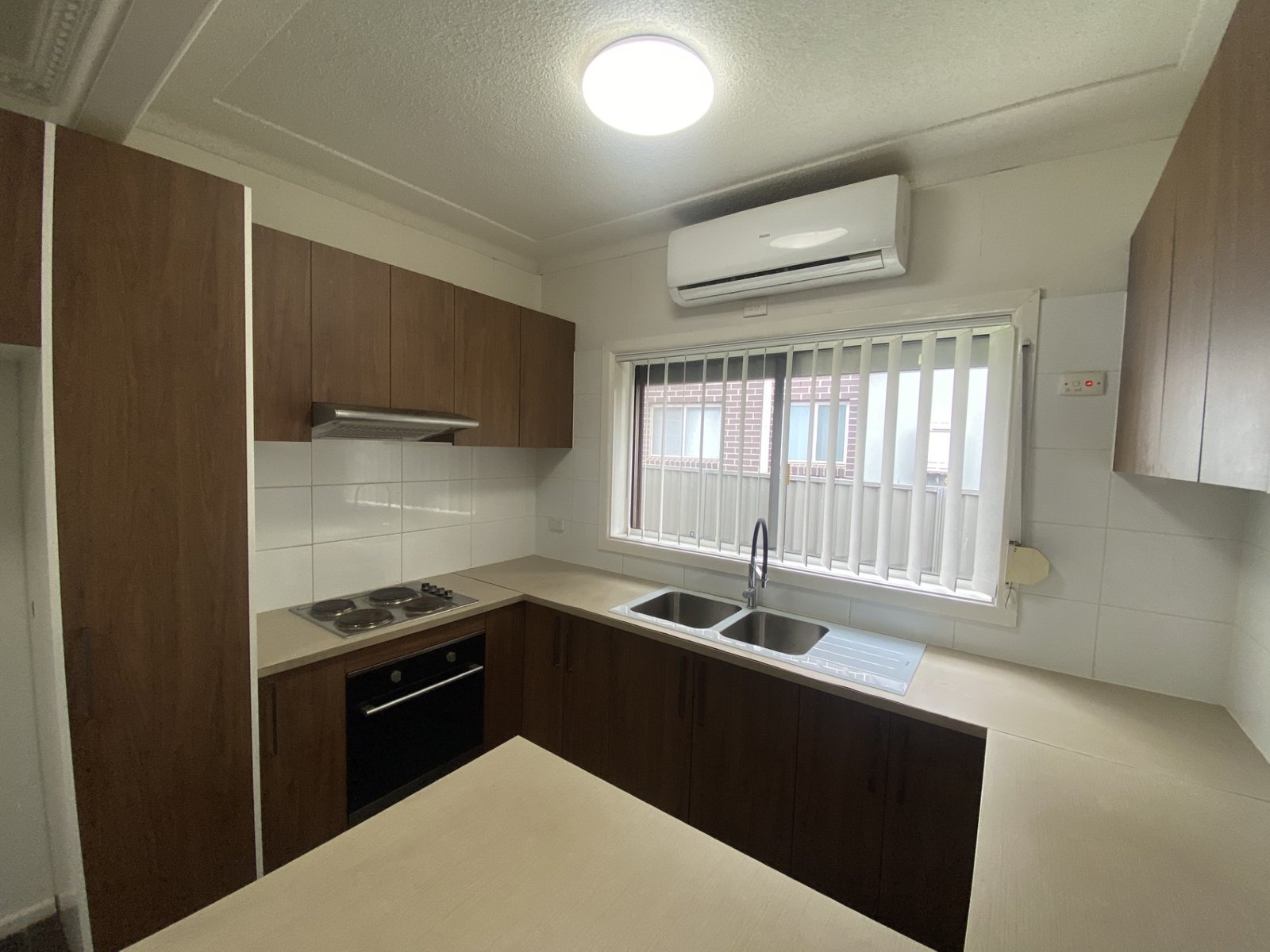 230 Memorial Avenue LIVERPOOL 6
