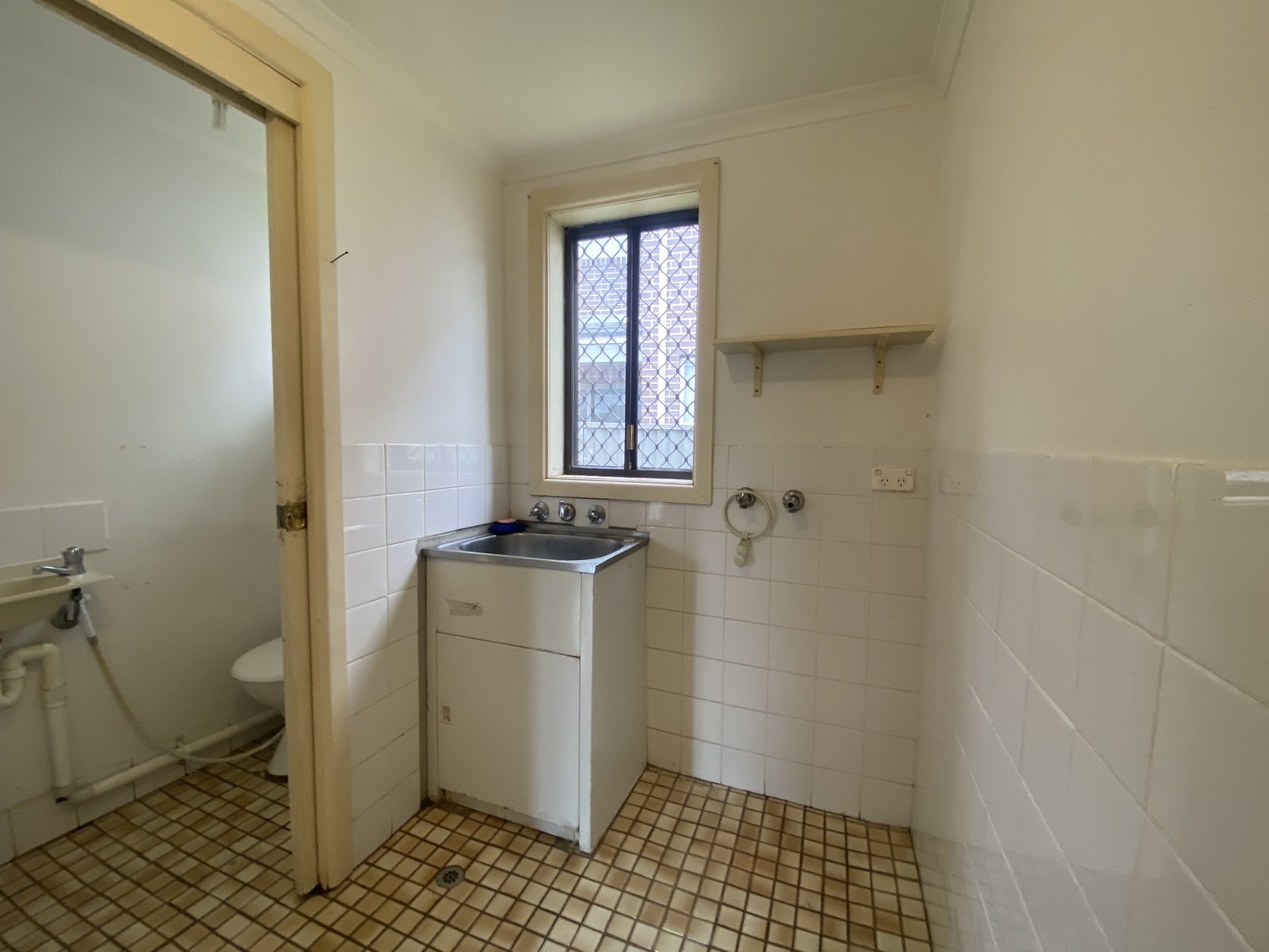 230 Memorial Avenue LIVERPOOL 10