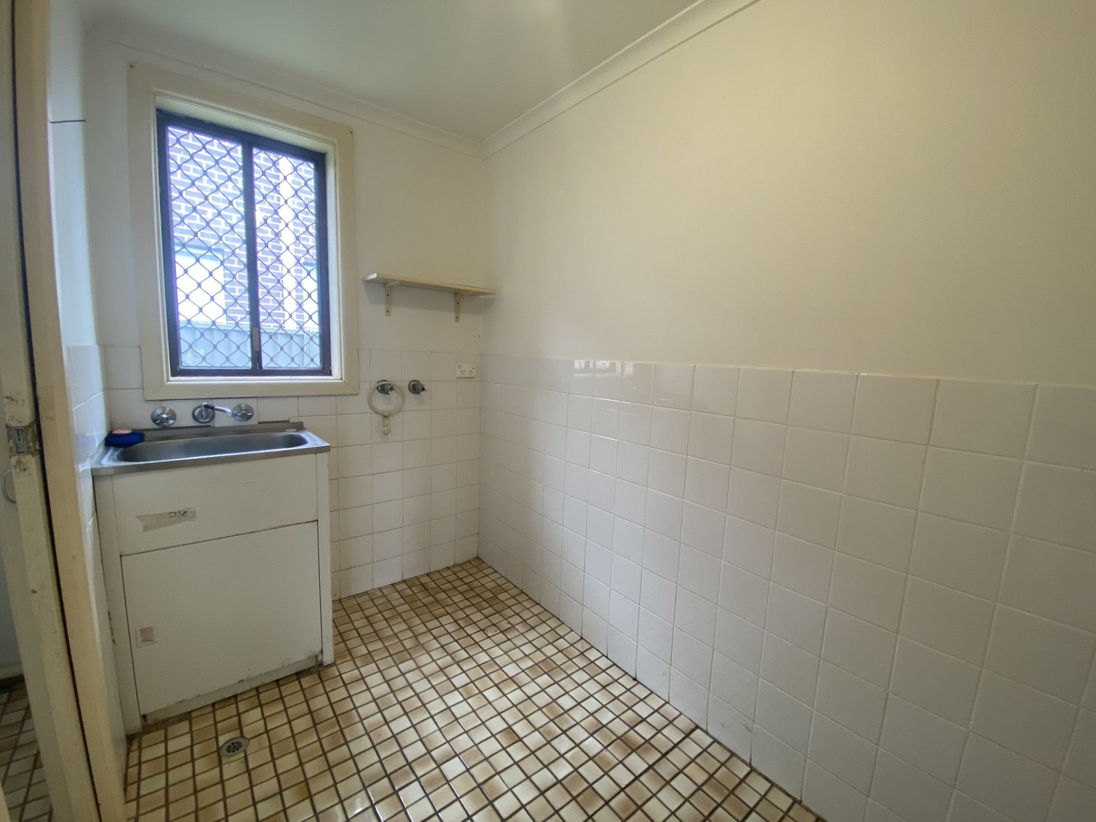 230 Memorial Avenue LIVERPOOL 11