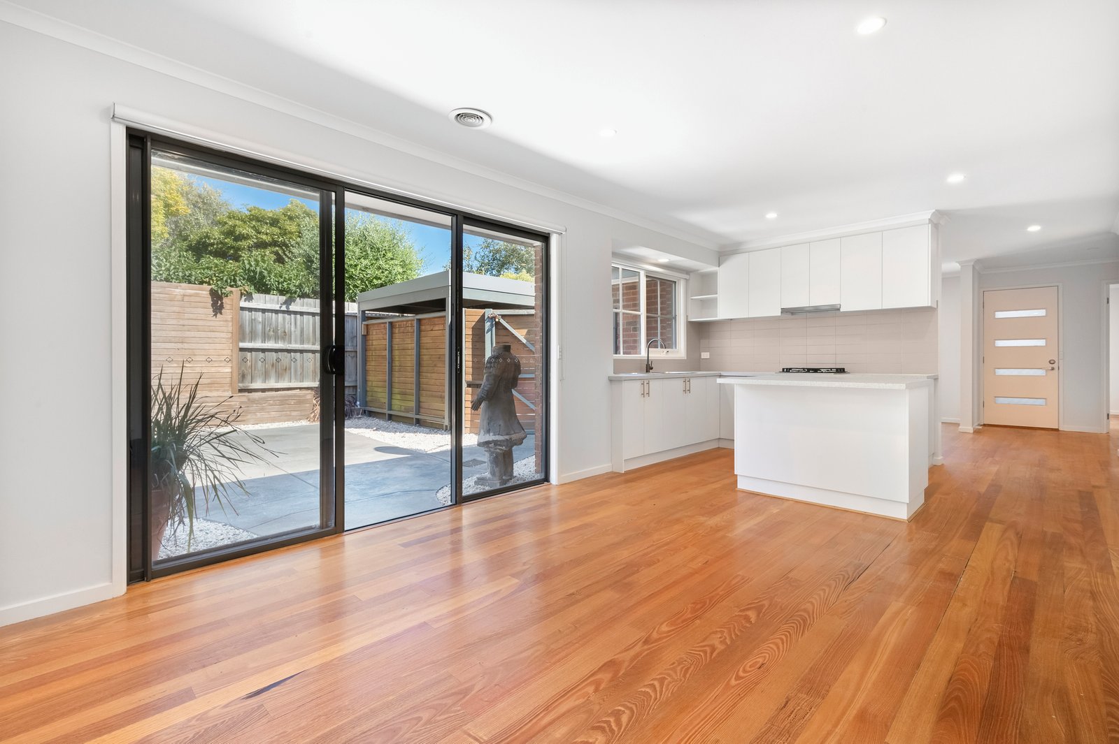 Gallery: 2/30 Mount View Road