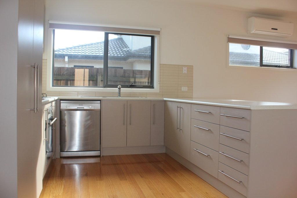 Gallery: 2/30 Myola Street