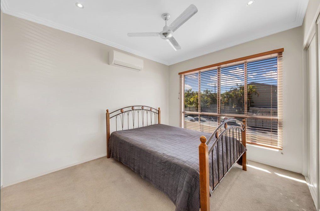 2/30 Parkside Street TANNUM SANDS 11