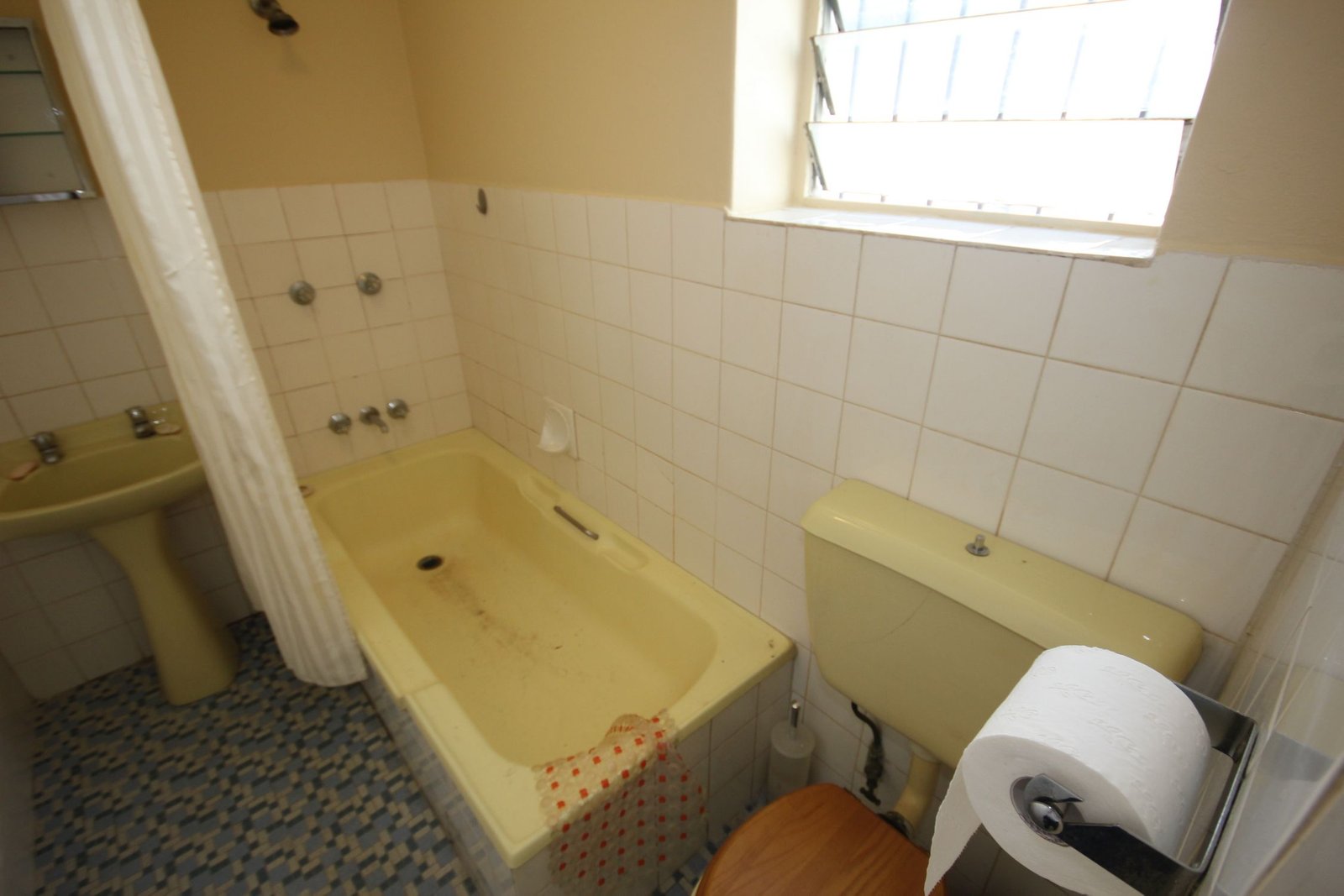 2/30 Percival Street CARLTON 5