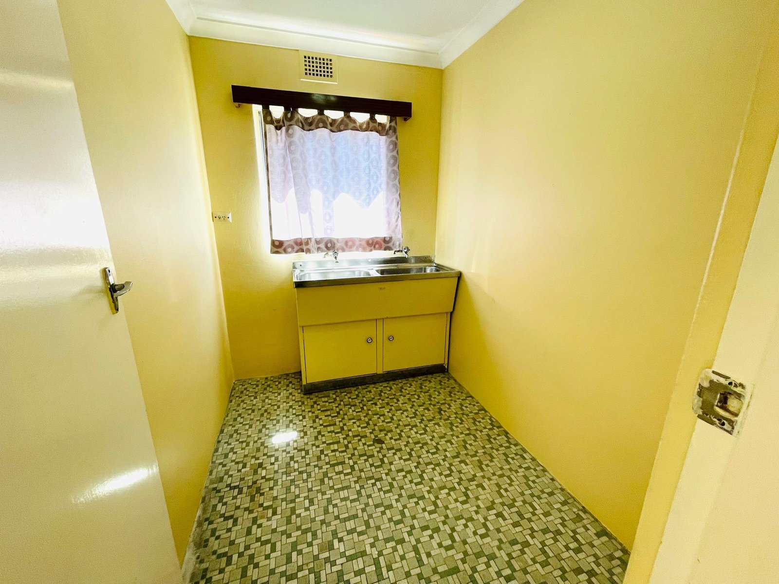 2/30 Percival Street CARLTON 7