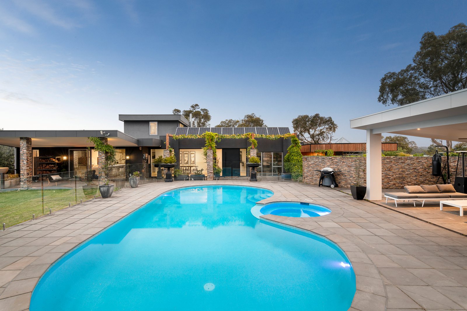 230 Research Warrandyte Road, North Warrandyte, 3113