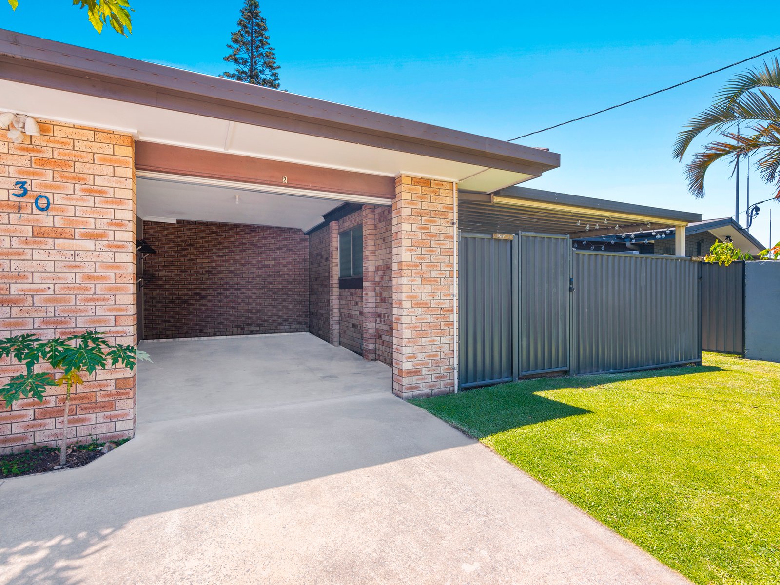 2/30 Sarawak Avenue PALM BEACH 4