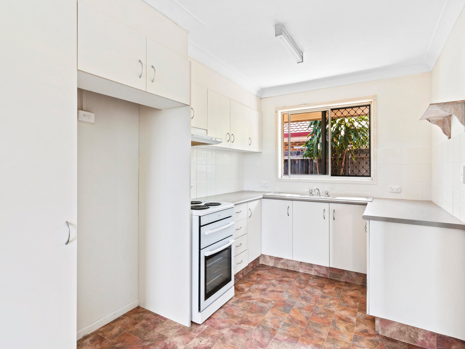 2/30 Sarawak Avenue PALM BEACH 9